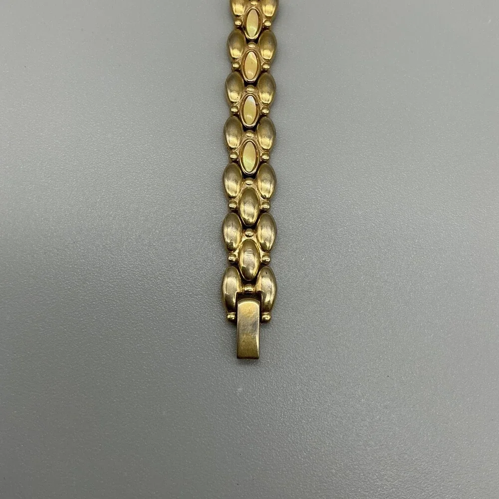 Vintage Citizen Womens Watch 14mm MOP Gold Tone 5421-F45171 New Battery